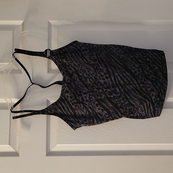 Women's Pink Victoria secret workout top - Picture 1 of 4